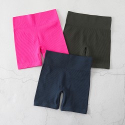 Amazon Basics ribbed three-quarter pants, high-waisted slimming yoga shorts, running pants.